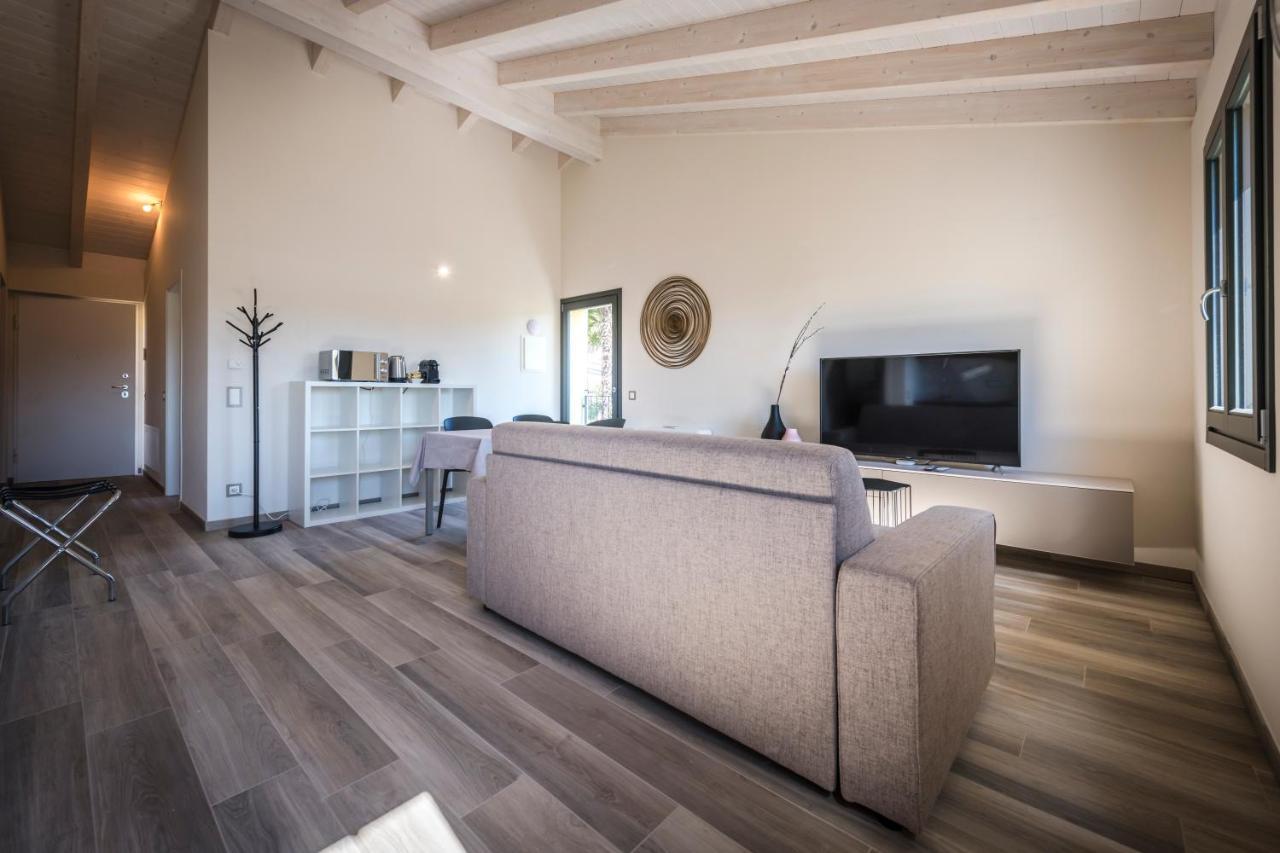 Lugano Suites Gravesano ภายนอก รูปภาพ